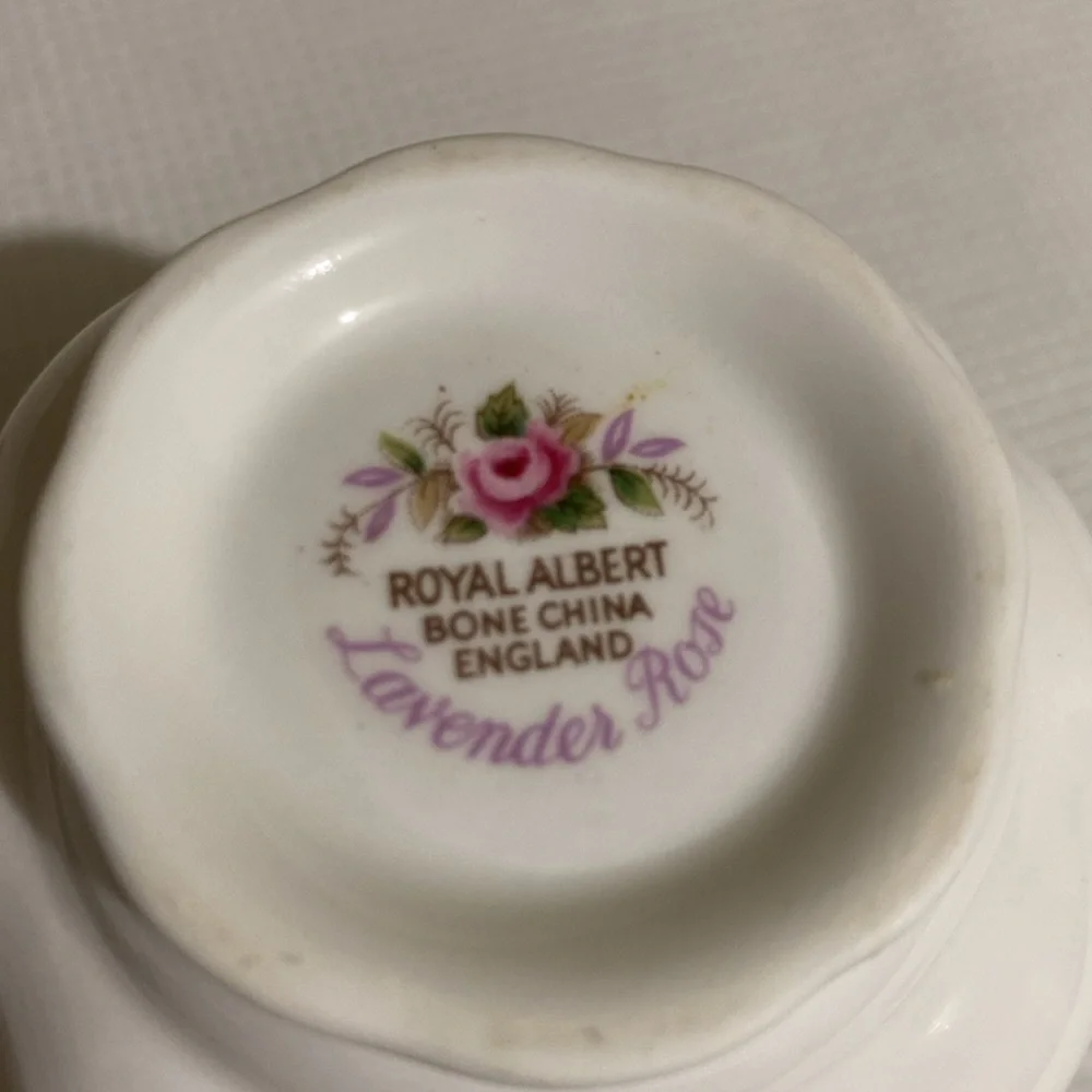 Royal Albert Lavender Rose Cream Jug & Sugar Bowl Set Bone China - Picture 9 of 12